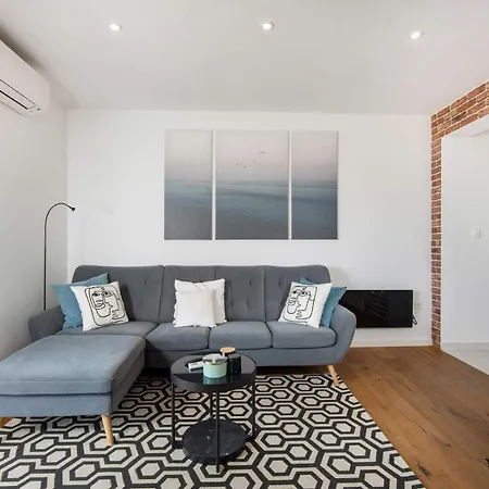 Sea Soon By The Beach, 2-bedrooms In Seget donji