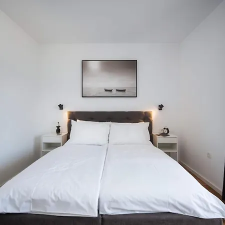 Sea Soon By The Beach, 2-bedrooms In Seget donji Apartament Trogir