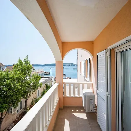 Sea Soon By The Beach, 2-bedrooms In Seget donji Apartament Trogir